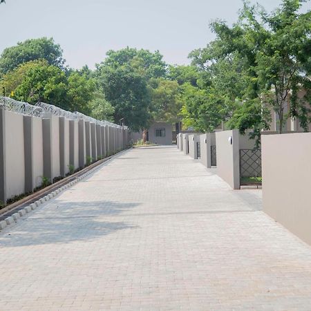Longhorn Executive Apartments Lusaka Exterior foto